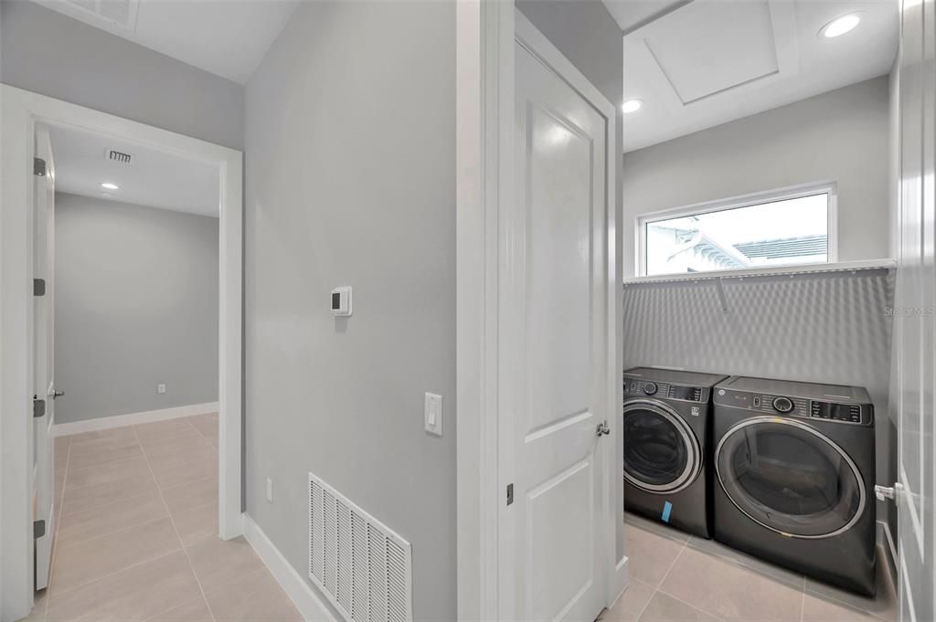 出租: $12,500 (4 贝兹, 4 浴室, 4041 平方英尺)