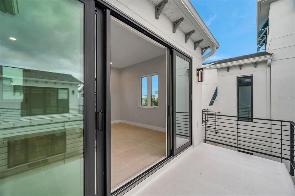 出租: $12,500 (4 贝兹, 4 浴室, 4041 平方英尺)