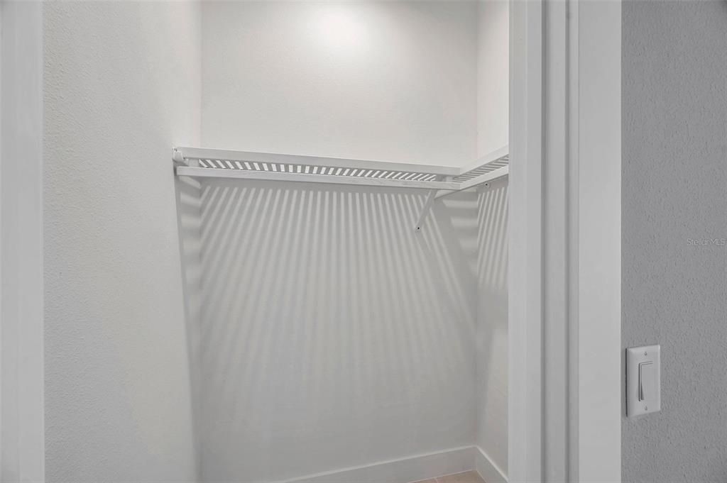 出租: $12,500 (4 贝兹, 4 浴室, 4041 平方英尺)