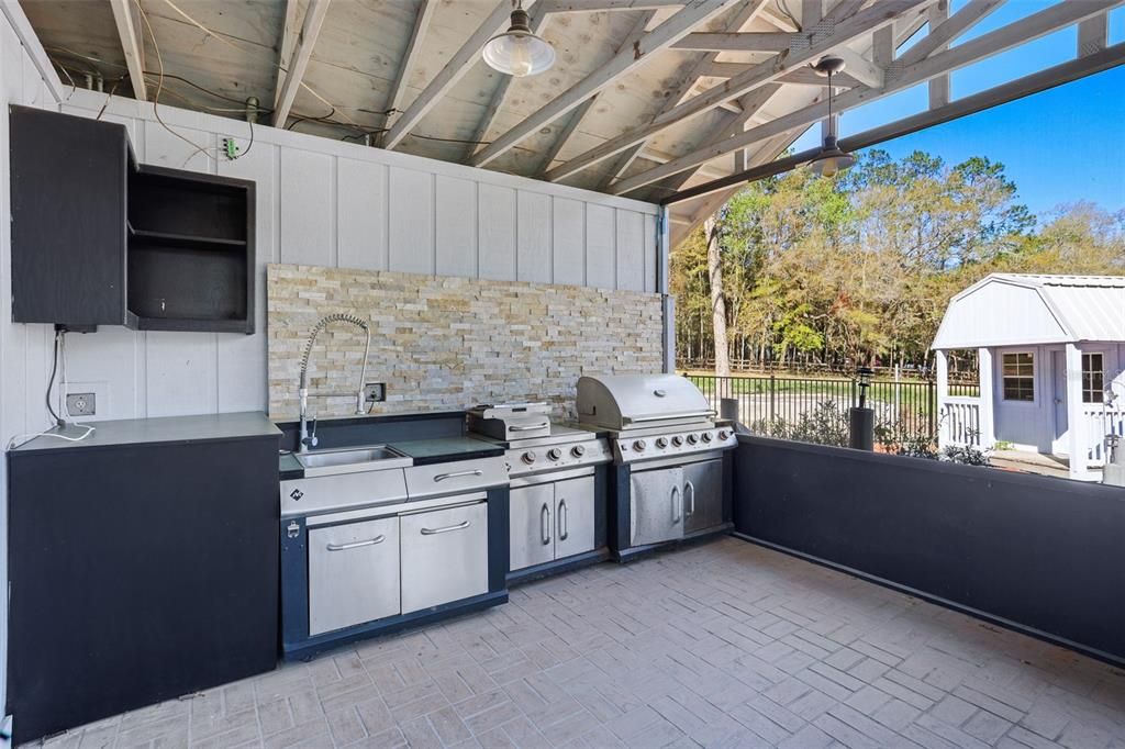 待售: $999,000 (5 贝兹, 4 浴室, 3304 平方英尺)