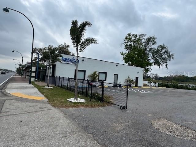 En Venta: $265,000 (0 camas, 0 baños, 1408 Pies cuadrados)