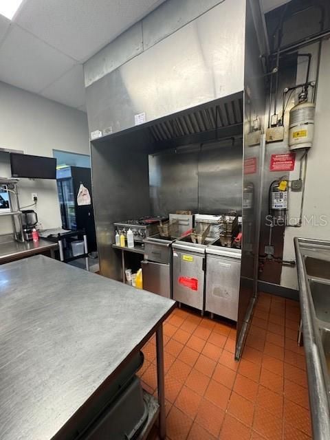 En Venta: $265,000 (0 camas, 0 baños, 1408 Pies cuadrados)