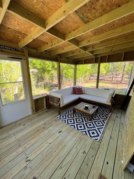 For Sale: $245,000 (3 beds, 2 baths, 1040 Square Feet)