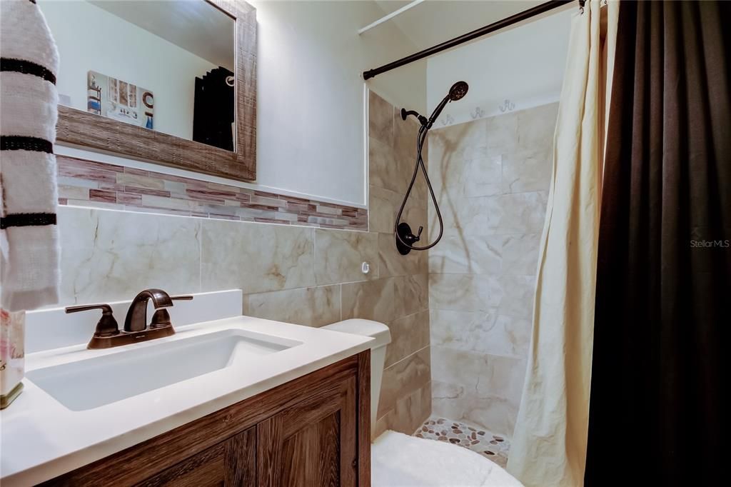 For Sale: $158,800 (2 beds, 2 baths, 1051 Square Feet)