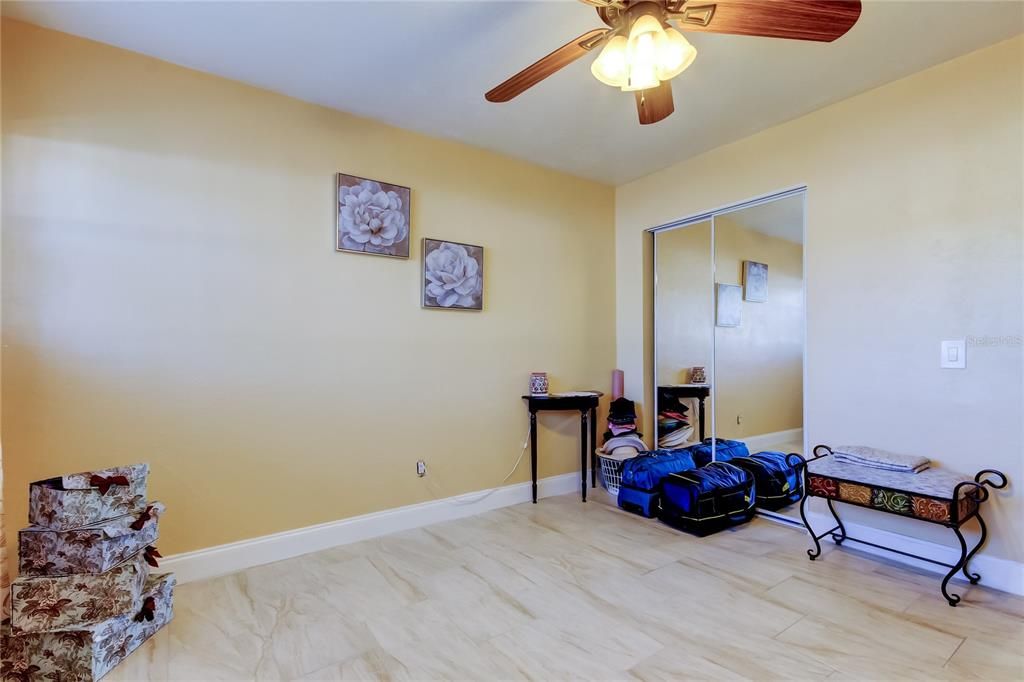 For Sale: $158,800 (2 beds, 2 baths, 1051 Square Feet)