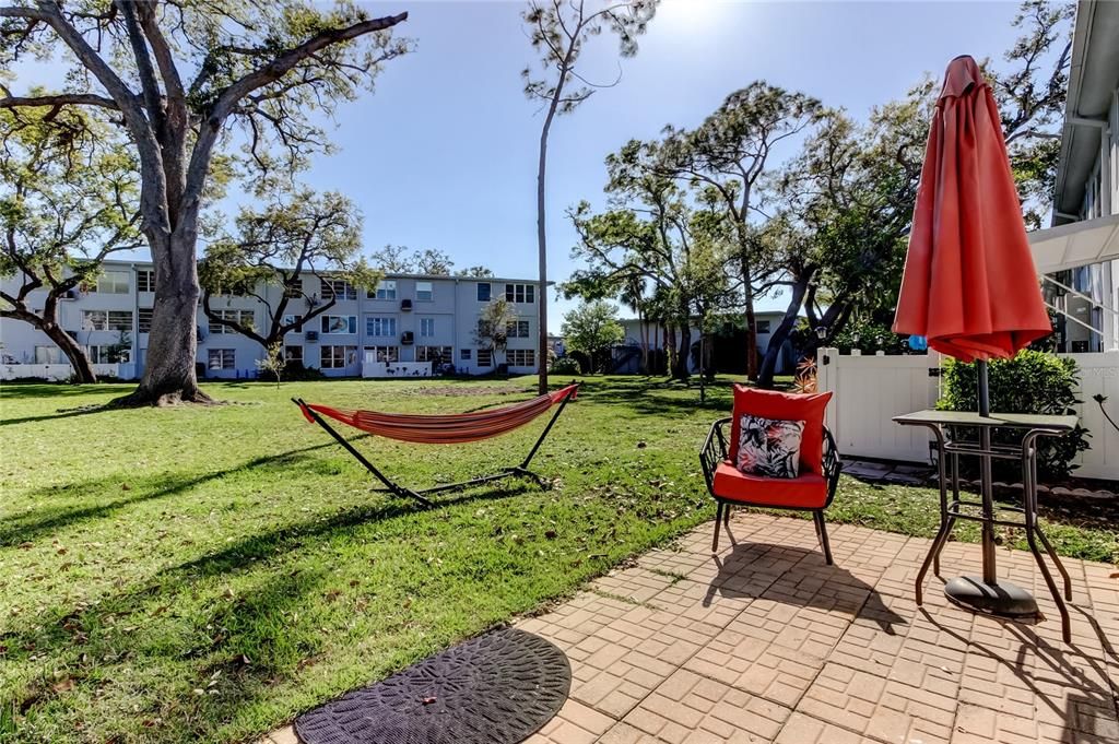 For Sale: $158,800 (2 beds, 2 baths, 1051 Square Feet)