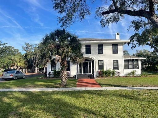 For Rent: $1,095 (0 beds, 1 baths, 300 Square Feet)