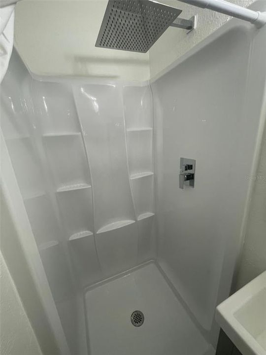 For Rent: $1,095 (0 beds, 1 baths, 300 Square Feet)