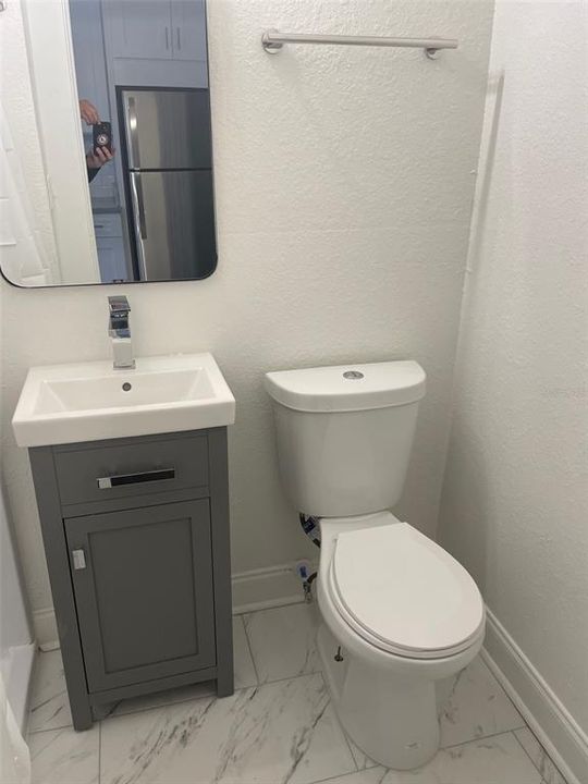 For Rent: $1,095 (0 beds, 1 baths, 300 Square Feet)