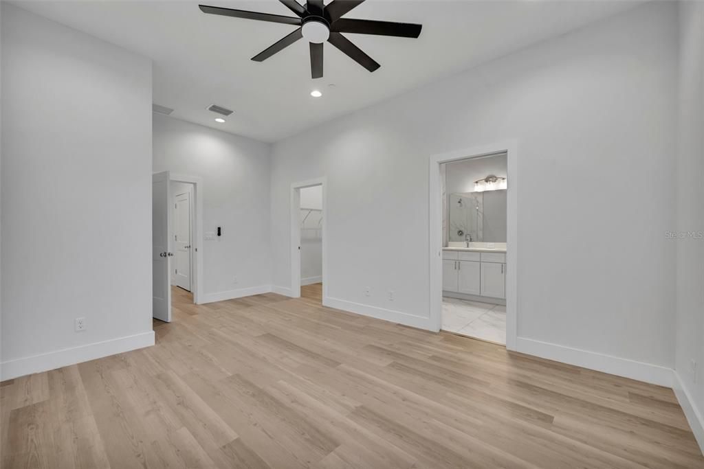 For Rent: $3,400 (3 beds, 3 baths, 2127 Square Feet)