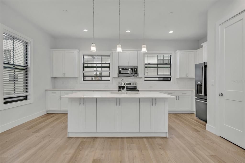 For Rent: $3,400 (3 beds, 3 baths, 2127 Square Feet)