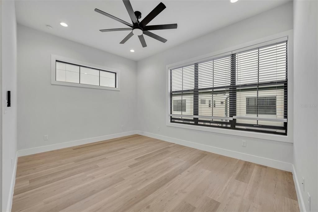 For Rent: $3,400 (3 beds, 3 baths, 2127 Square Feet)