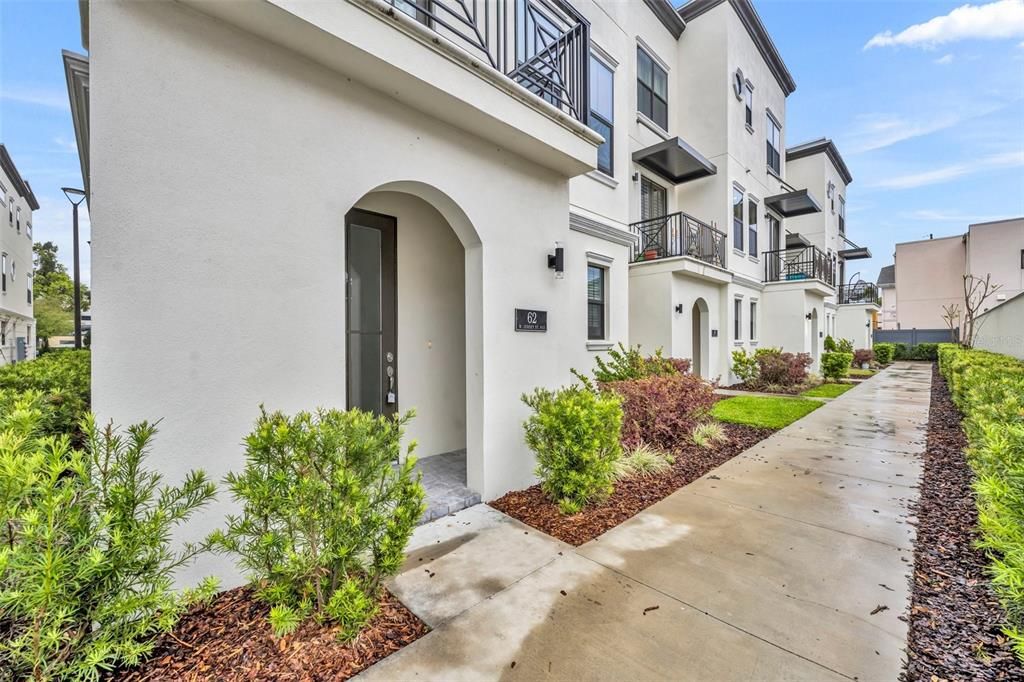 For Rent: $3,400 (3 beds, 3 baths, 2127 Square Feet)