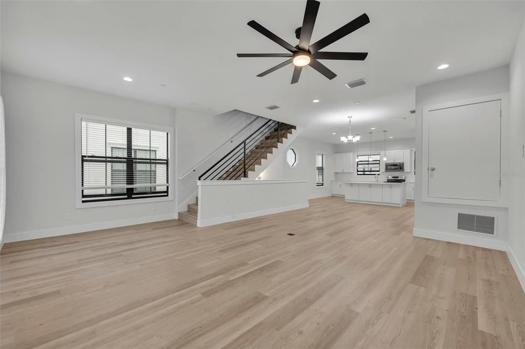 For Rent: $3,400 (3 beds, 3 baths, 2127 Square Feet)