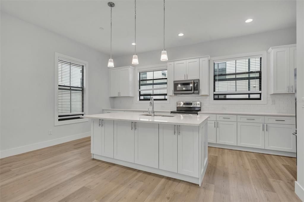 For Rent: $3,400 (3 beds, 3 baths, 2127 Square Feet)