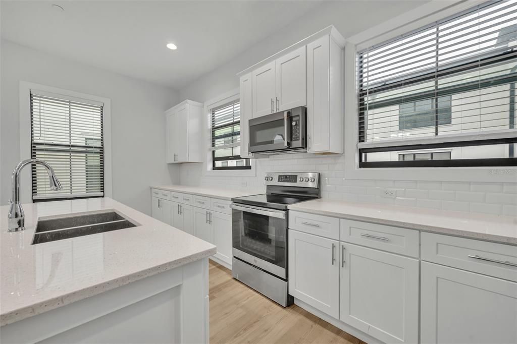 For Rent: $3,400 (3 beds, 3 baths, 2127 Square Feet)