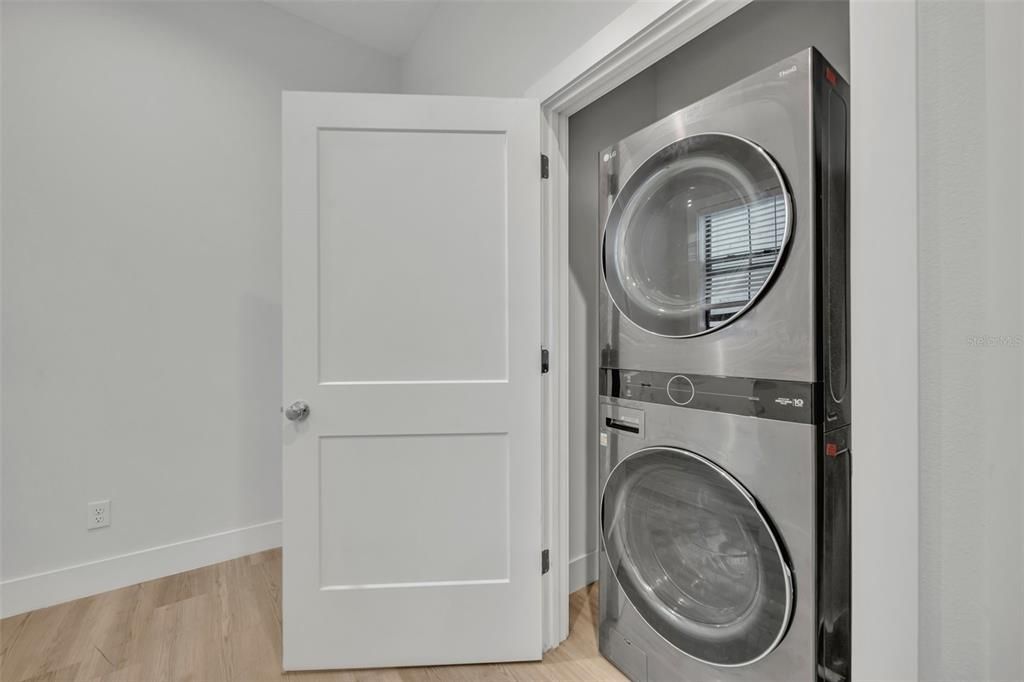For Rent: $3,400 (3 beds, 3 baths, 2127 Square Feet)