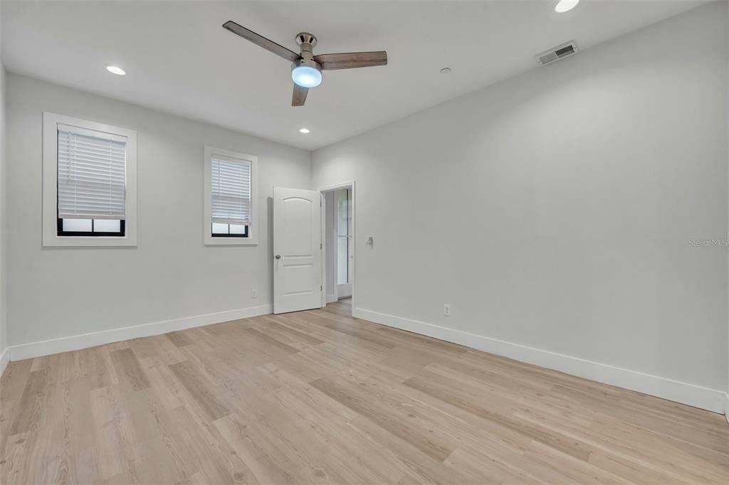 For Rent: $3,400 (3 beds, 3 baths, 2127 Square Feet)