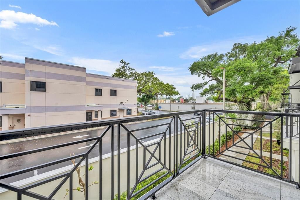 For Rent: $3,400 (3 beds, 3 baths, 2127 Square Feet)