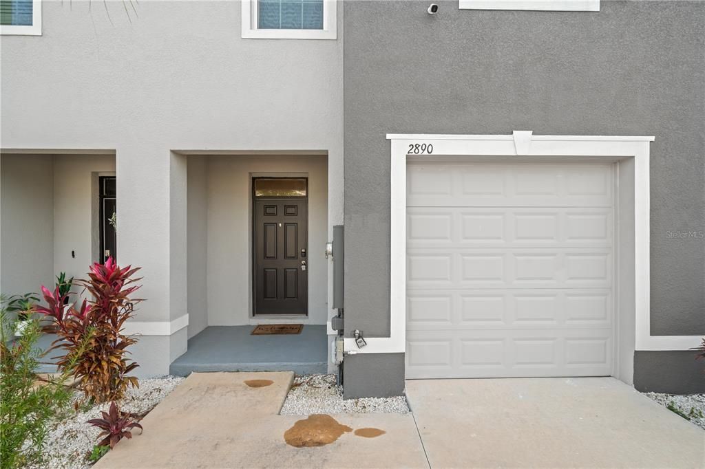 For Rent: $2,200 (3 beds, 2 baths, 1673 Square Feet)