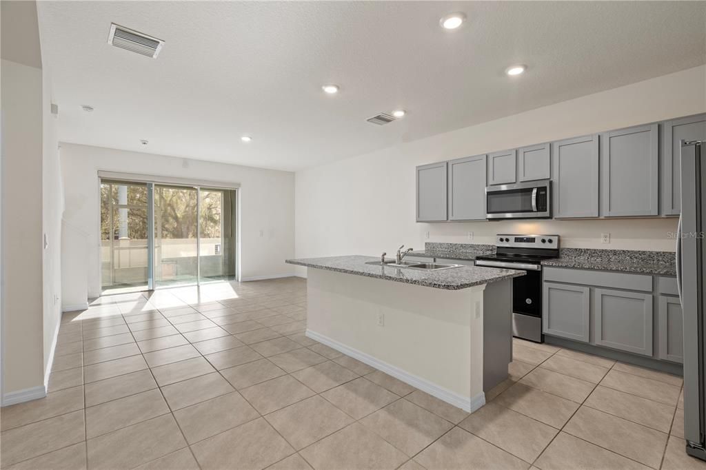 For Rent: $2,200 (3 beds, 2 baths, 1673 Square Feet)