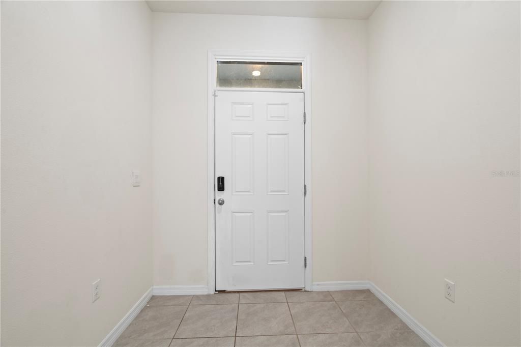 For Rent: $2,200 (3 beds, 2 baths, 1673 Square Feet)