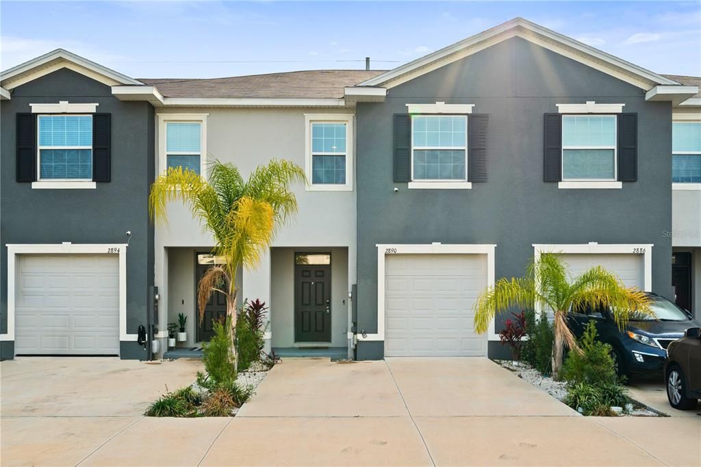 For Rent: $2,200 (3 beds, 2 baths, 1673 Square Feet)
