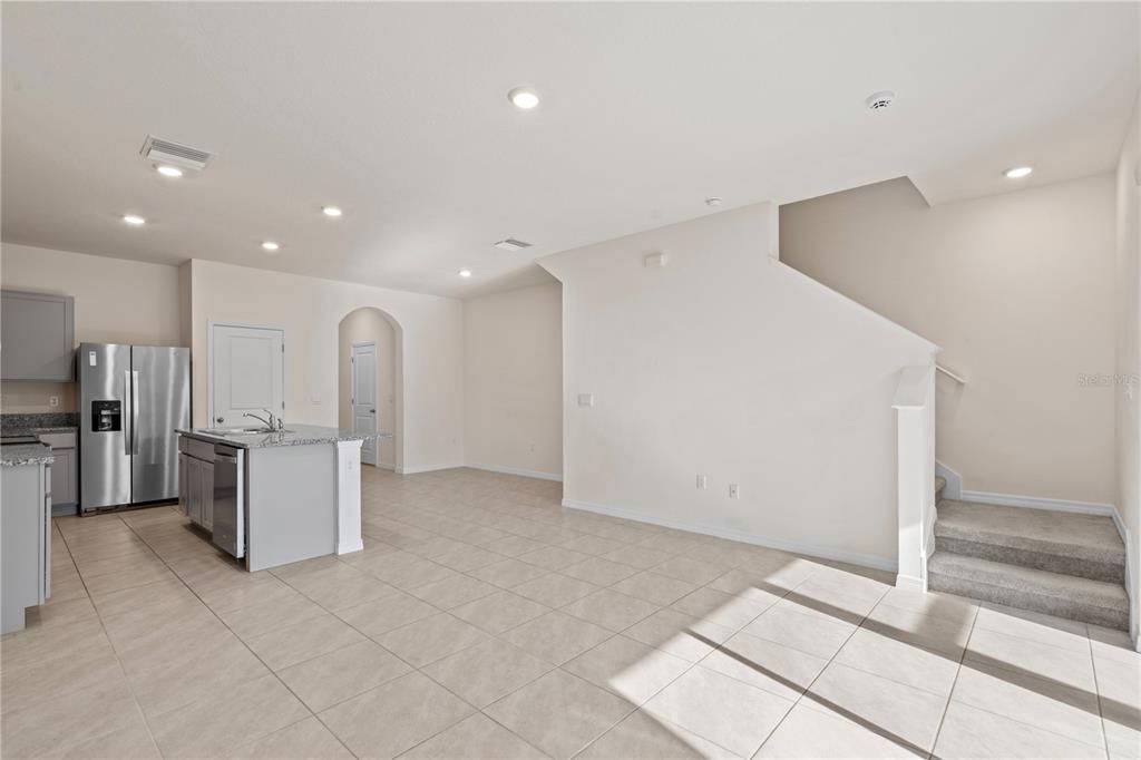 For Rent: $2,200 (3 beds, 2 baths, 1673 Square Feet)