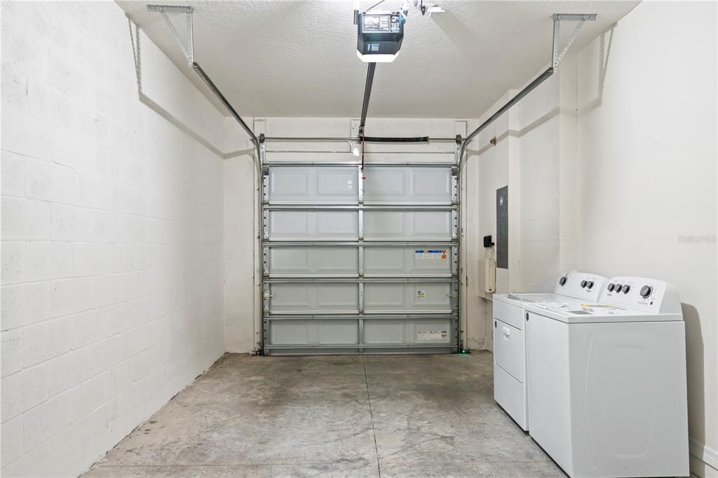 For Rent: $2,200 (3 beds, 2 baths, 1673 Square Feet)