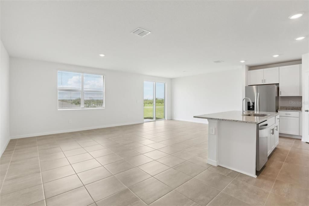 На продажу: $310,710 (4 спален, 2 ванн, 1840 Квадратных фут)