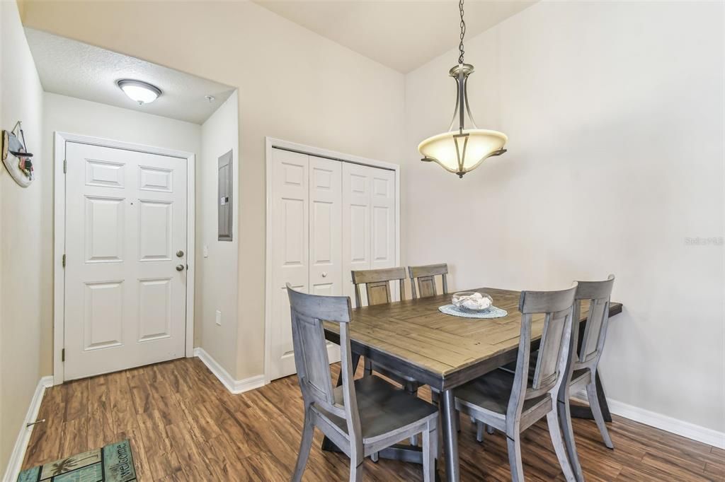 For Sale: $262,900 (3 beds, 2 baths, 1228 Square Feet)