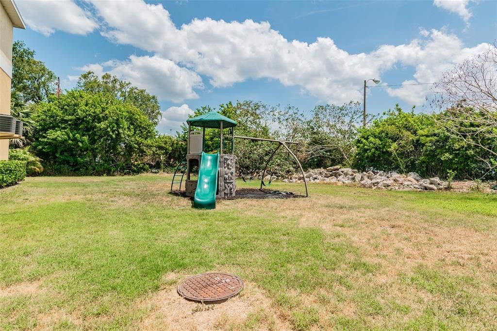 For Sale: $262,900 (3 beds, 2 baths, 1228 Square Feet)