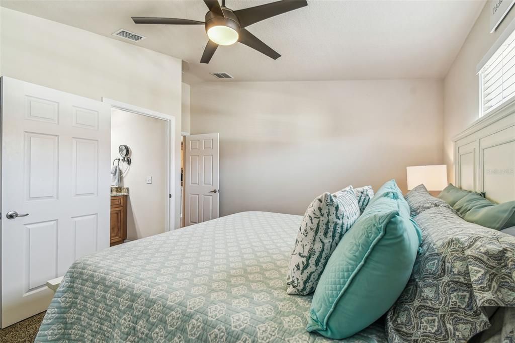 For Sale: $262,900 (3 beds, 2 baths, 1228 Square Feet)