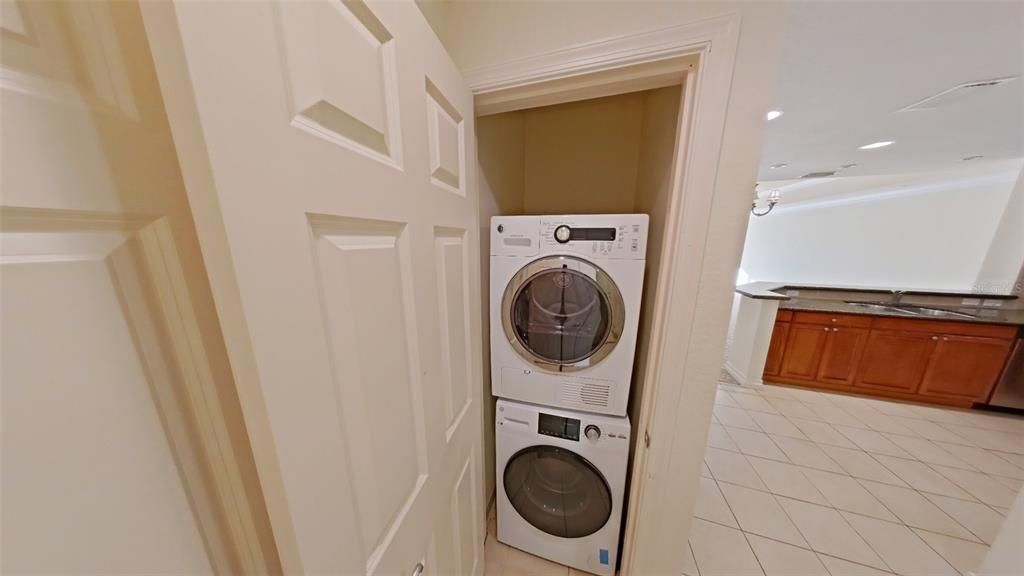 For Rent: $2,000 (3 beds, 3 baths, 1630 Square Feet)