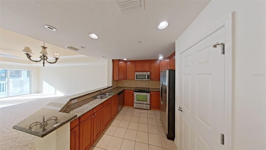 For Rent: $2,000 (3 beds, 3 baths, 1630 Square Feet)