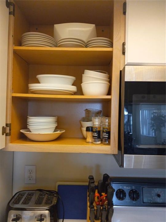 For Rent: $1,800 (3 beds, 2 baths, 1326 Square Feet)