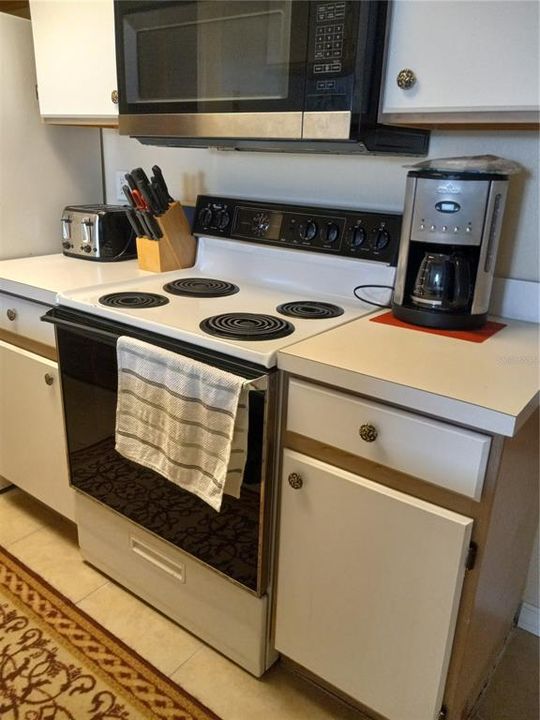 For Rent: $1,800 (3 beds, 2 baths, 1326 Square Feet)