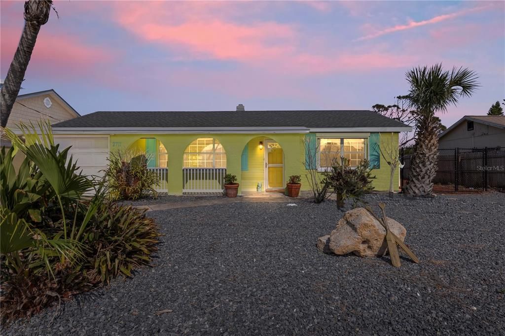 最近售出: $292,900 (2 贝兹, 1 浴室, 914 平方英尺)