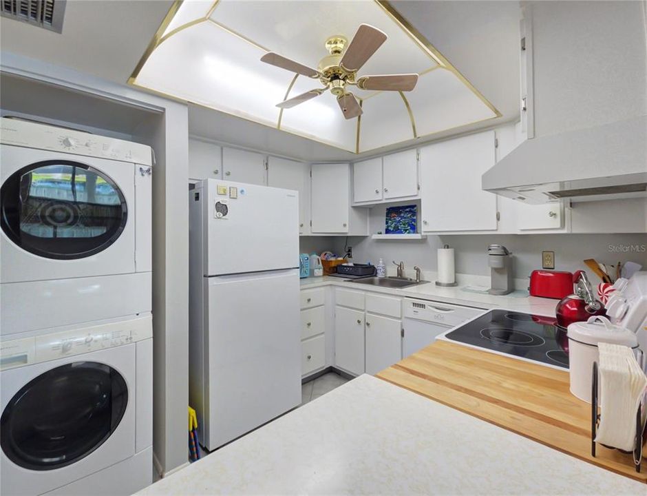 Active With Contract: $105,900 (2 beds, 1 baths, 1054 Square Feet)