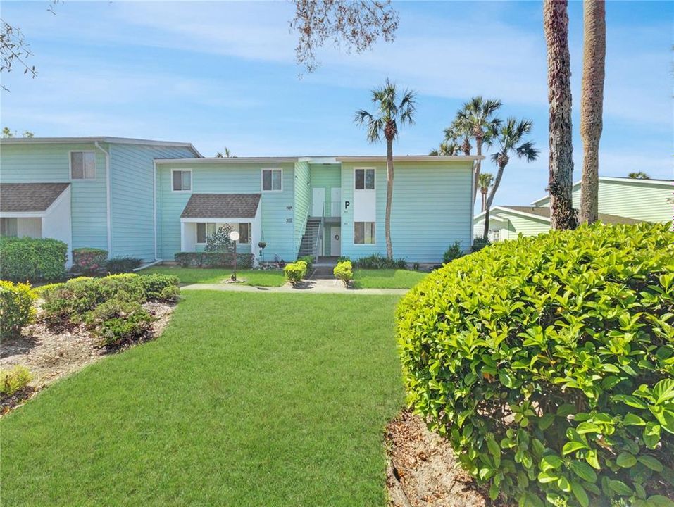 Active With Contract: $105,900 (2 beds, 1 baths, 1054 Square Feet)