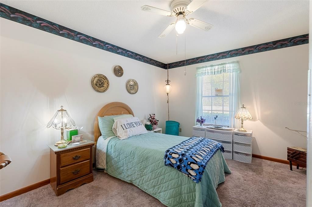 待售: $610,000 (7 贝兹, 3 浴室, 2774 平方英尺)