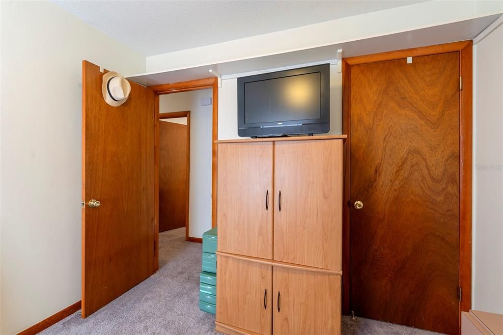 待售: $610,000 (7 贝兹, 3 浴室, 2774 平方英尺)