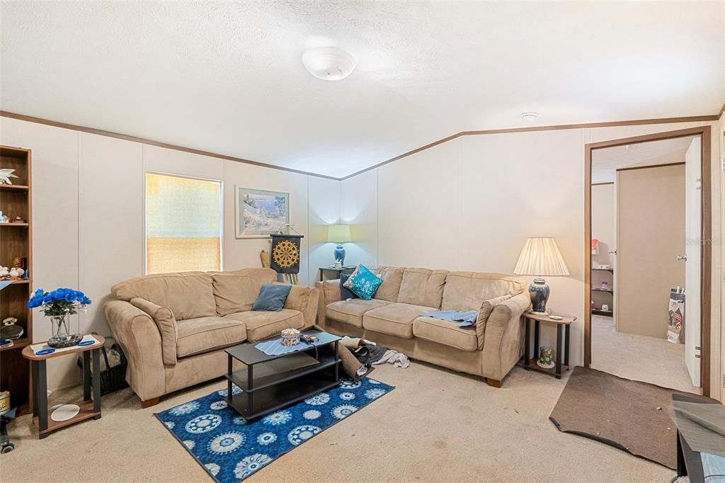 待售: $610,000 (7 贝兹, 3 浴室, 2774 平方英尺)