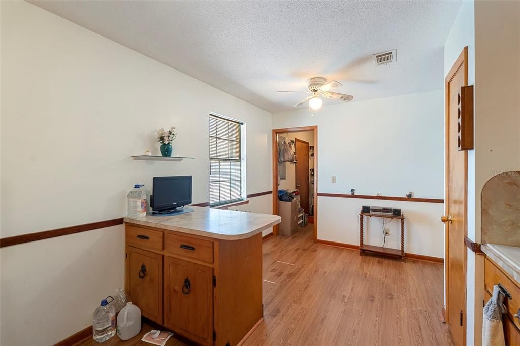 待售: $610,000 (7 贝兹, 3 浴室, 2774 平方英尺)