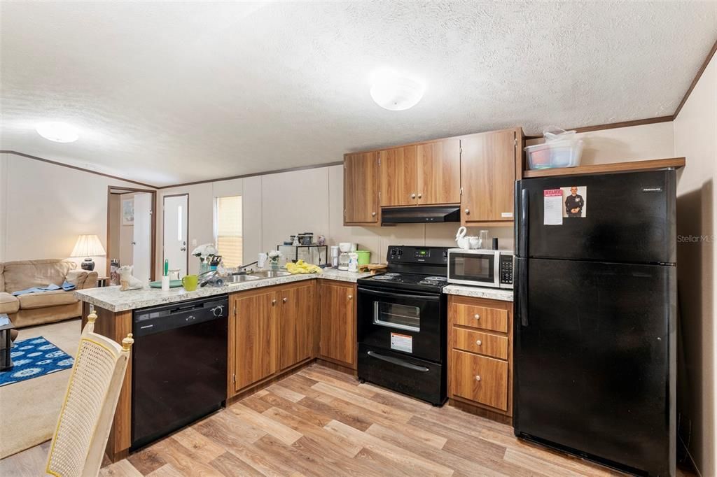 待售: $610,000 (7 贝兹, 3 浴室, 2774 平方英尺)