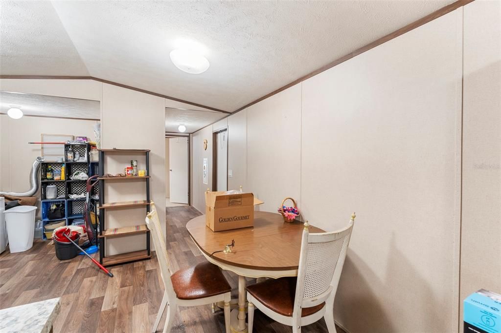 待售: $610,000 (7 贝兹, 3 浴室, 2774 平方英尺)