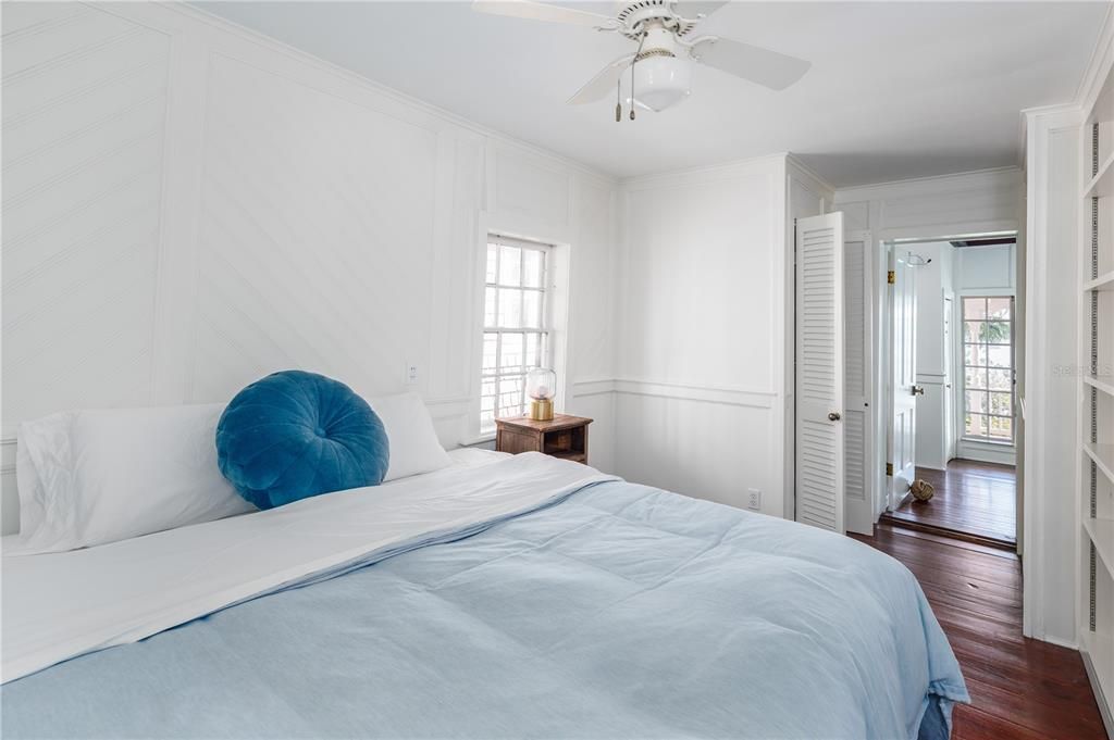 For Sale: $1,150,000 (2 beds, 1 baths, 2327 Square Feet)