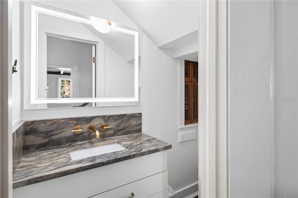 For Sale: $1,150,000 (2 beds, 1 baths, 2327 Square Feet)