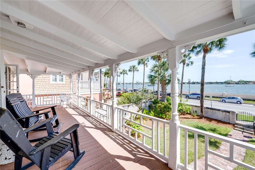 For Sale: $1,150,000 (2 beds, 1 baths, 2327 Square Feet)