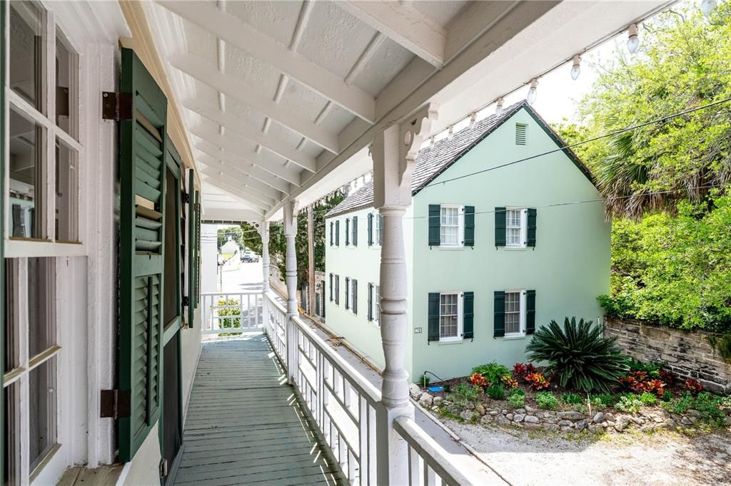 For Sale: $1,150,000 (2 beds, 1 baths, 2327 Square Feet)